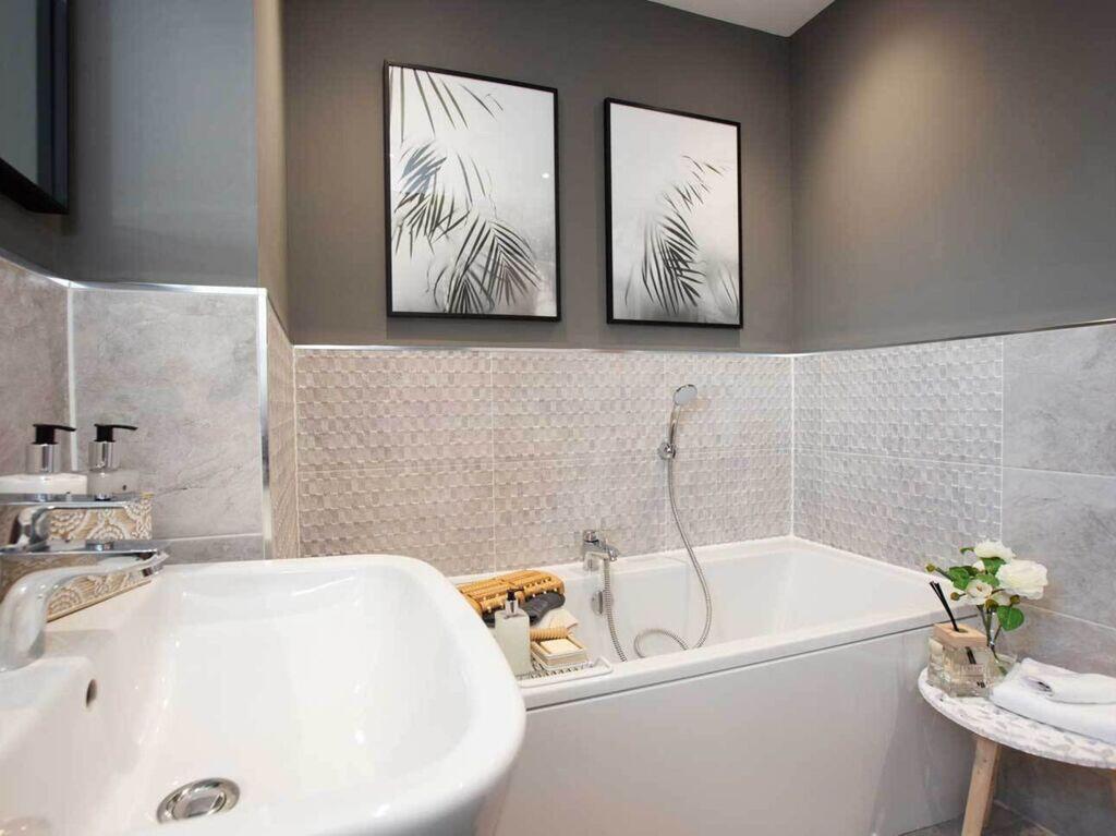 NBEAC_TYPICAL_HAWTHORN_006