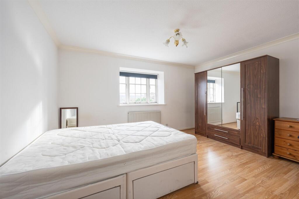 Handsworth Avenue, E4