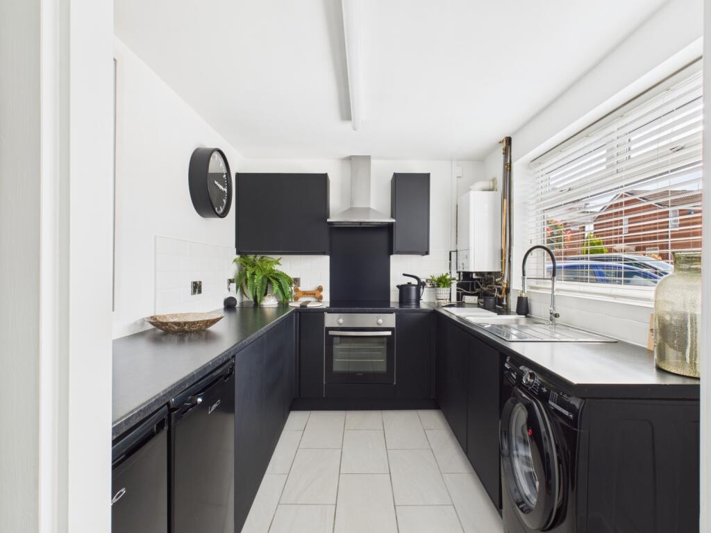 CAM03729G0-PR0062-STILL005