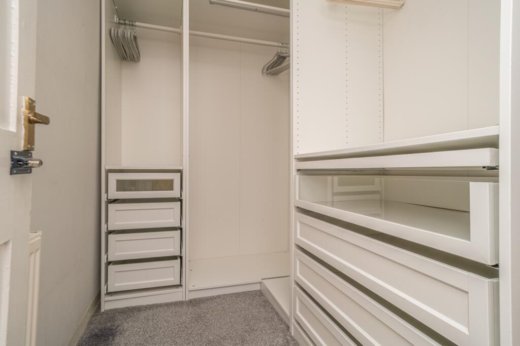 Walk-In Wardrobe