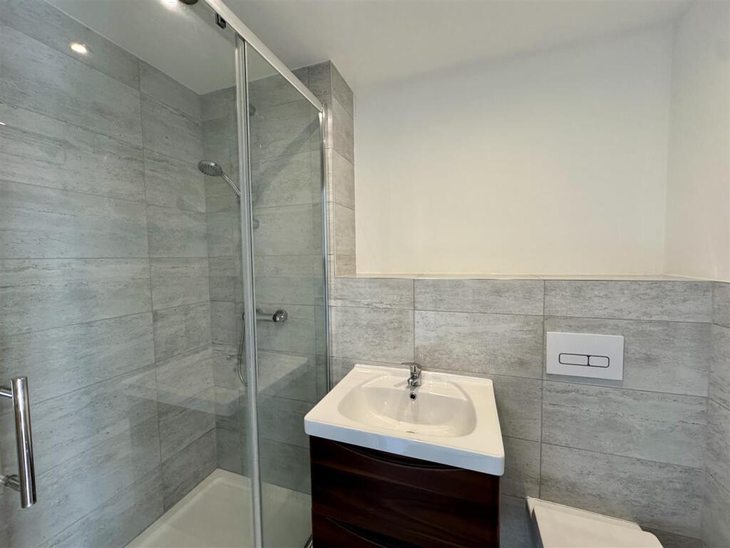 En-Suite Bathroom
