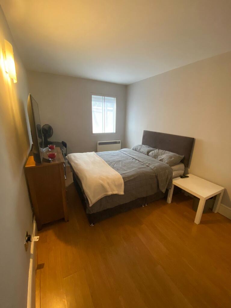 6 Bedroom