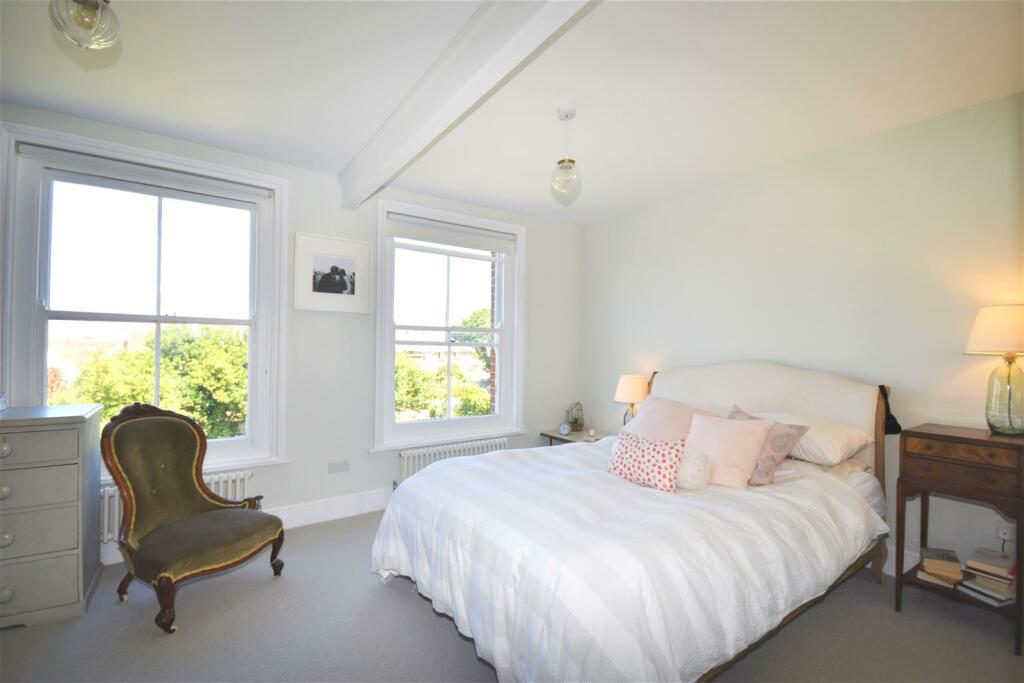 Bedroom  1.JPG