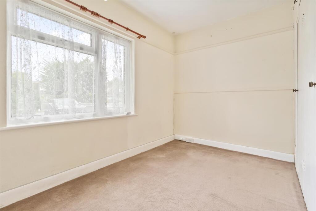 16 Upper West Drive-006.JPG