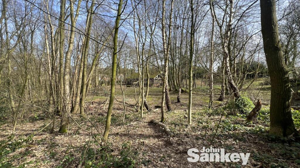 Land Adj Clipstone Dr _2389.jpg