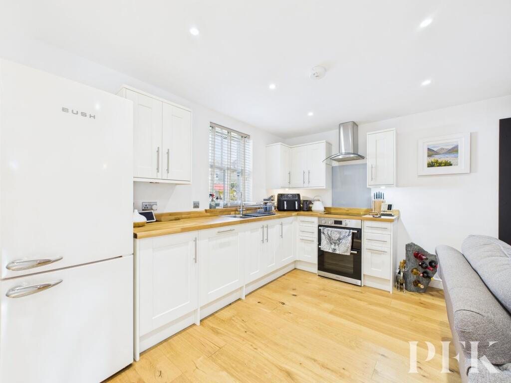 Kitchen / Living Area