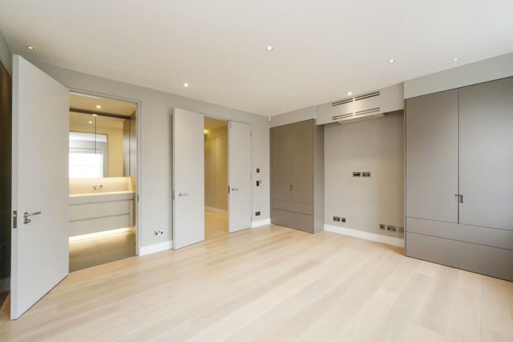 6, 93 Eaton Place...