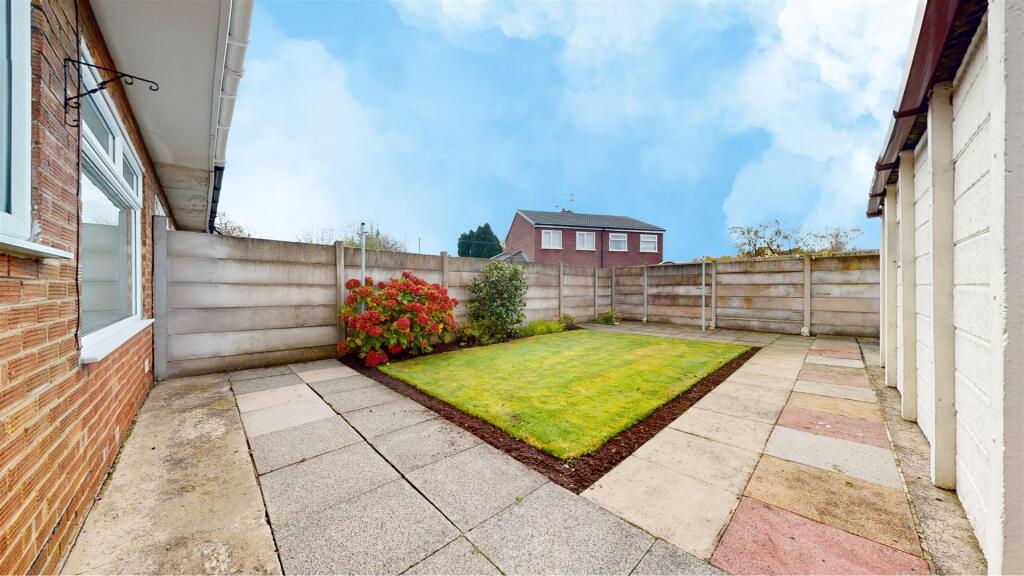 News Lane Rear Garden