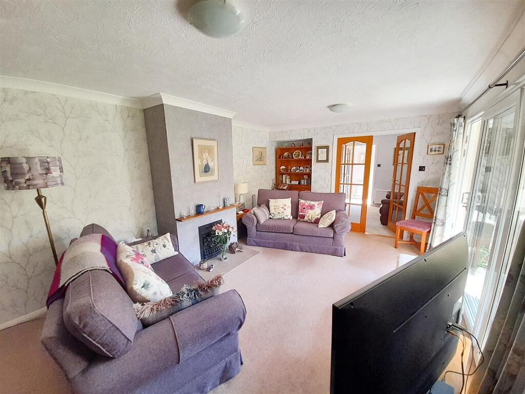 Living room new.jpg