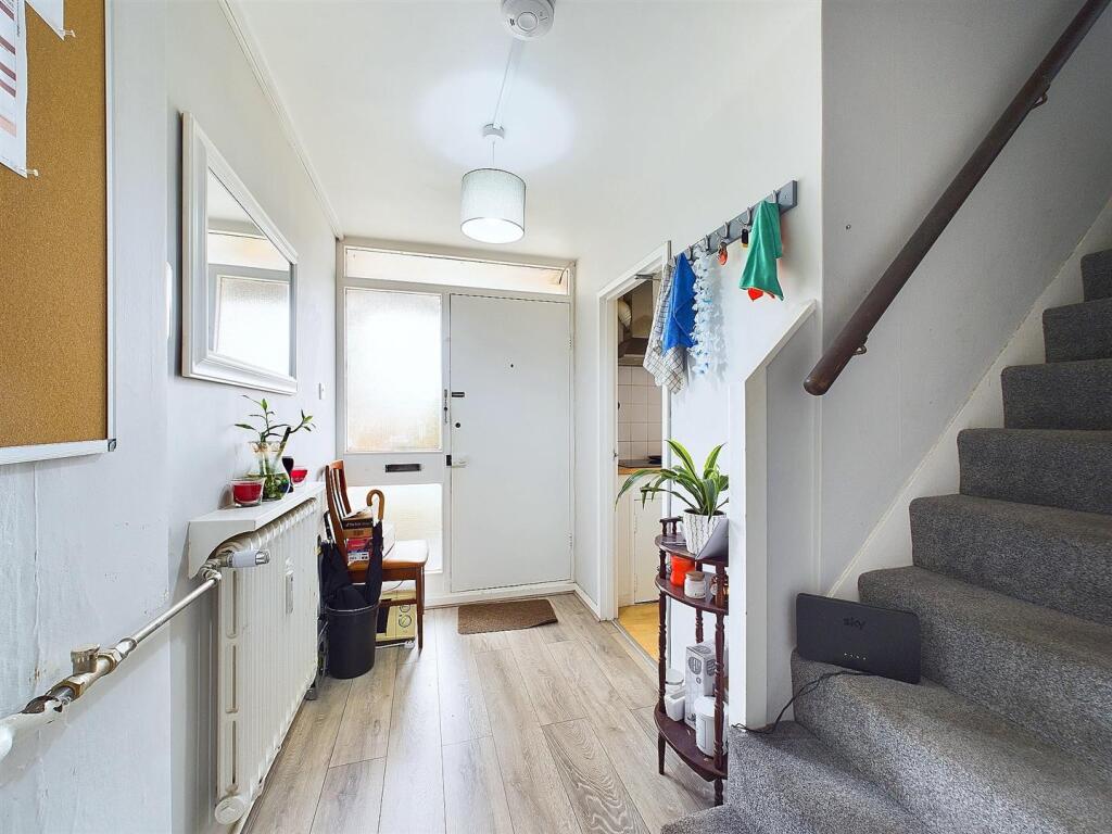4 - 3 Bed Maisonette.jpg