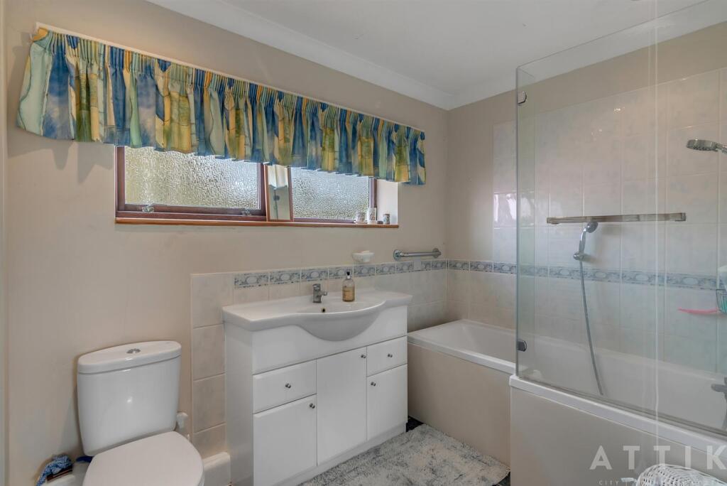 57 Holton Road Halesworth IP19 8HQ (39).jpg