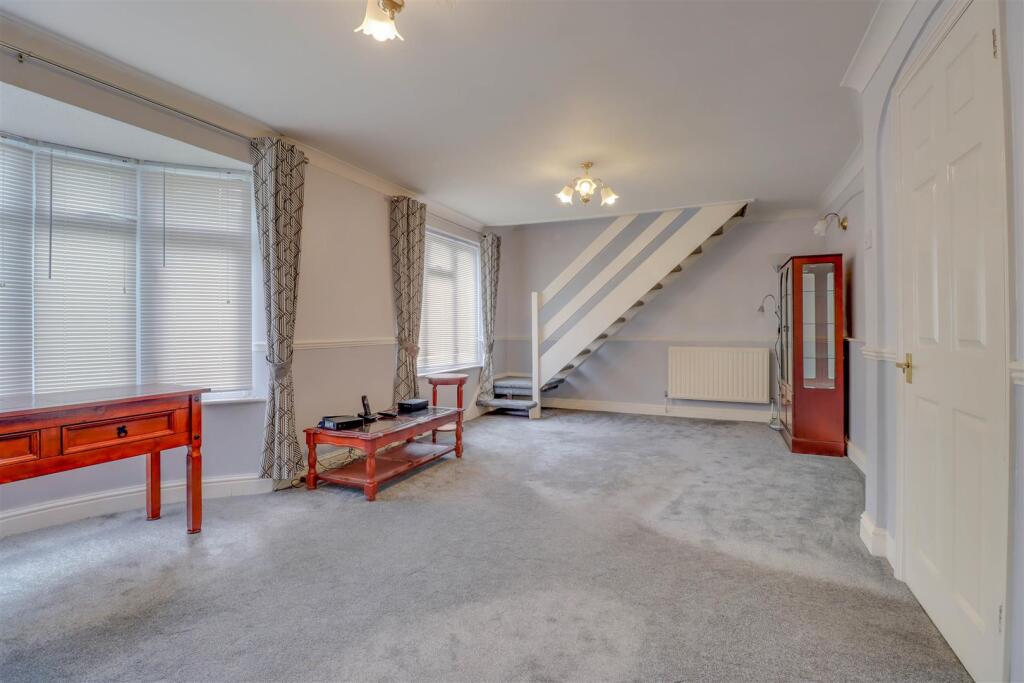 3 ELIZABETH DRIVE WICKFORD-2.jpg