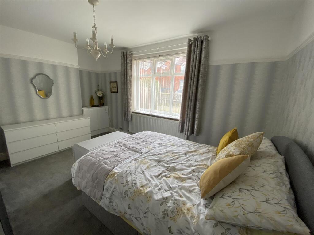 Bedroom no.1 front double: