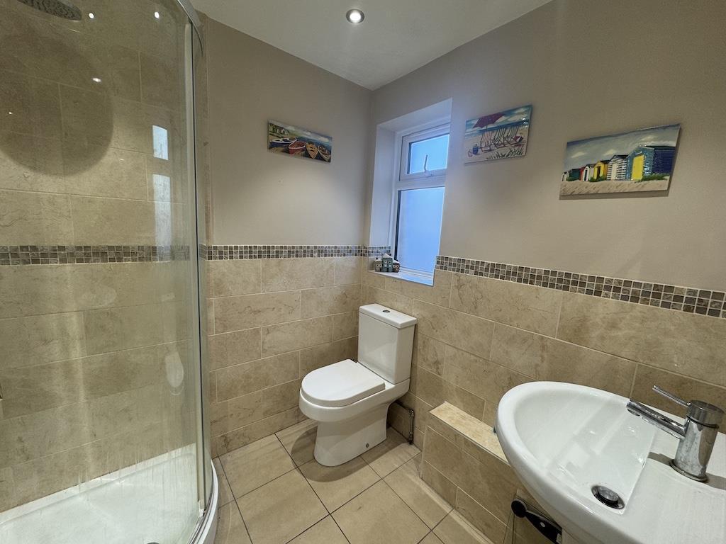 14 - Downstairs Shower Room.jpg