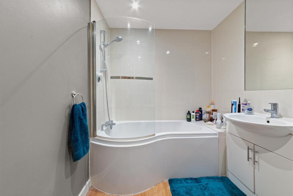 Apartment 3 Oak House 3.jpg