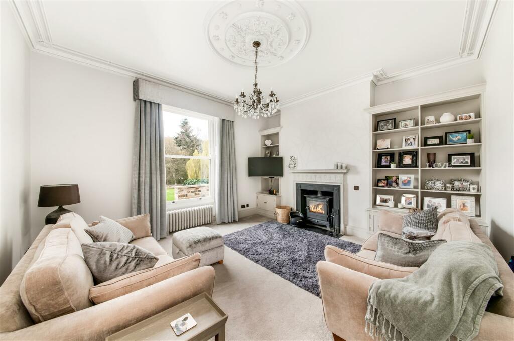 SECOND SITTING ROOM/SNUG