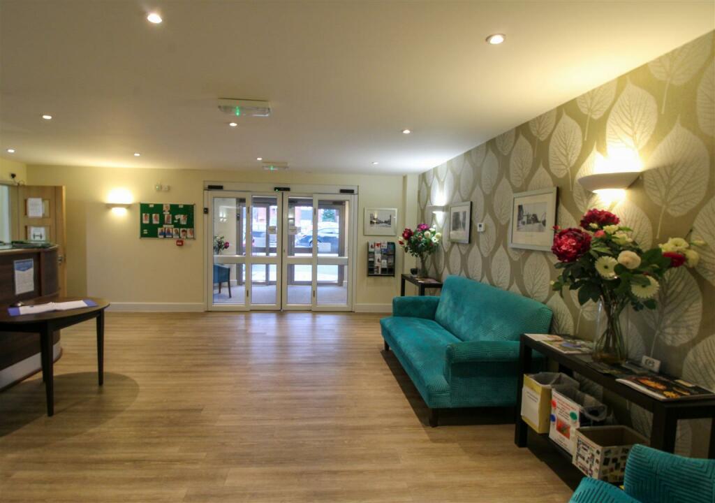 Communal Entrance/Reception