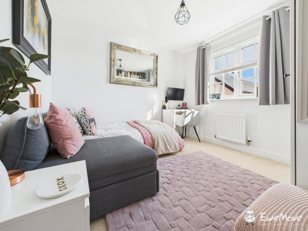 CAM02877G0-PR0064-STILL020