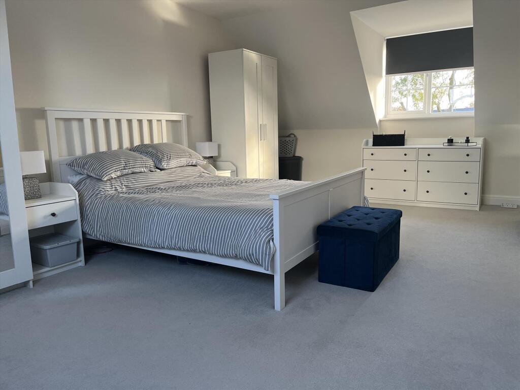 Master Bedroom Pic 1