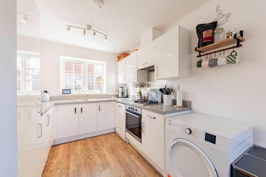 Kitchen/Dining Room (2)