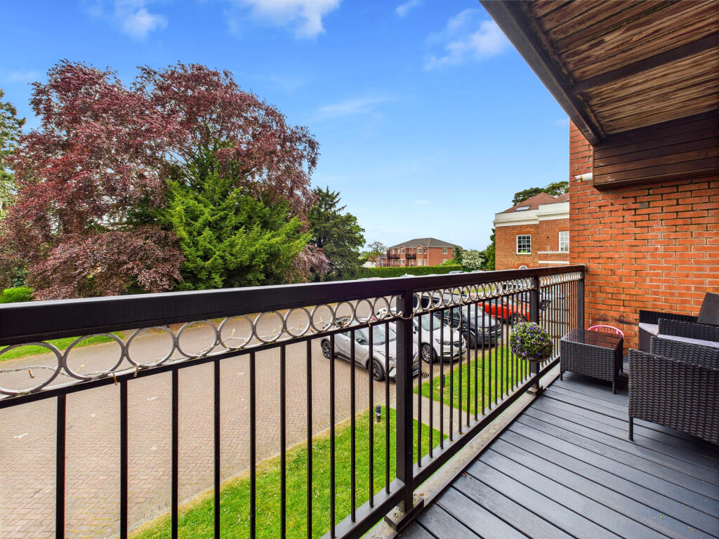 CAM05192G0-PR0062-STILL003
