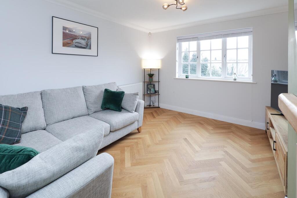 26 Park Court lounge-3.jpg