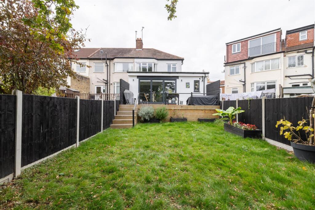 Brackley Square, IG8