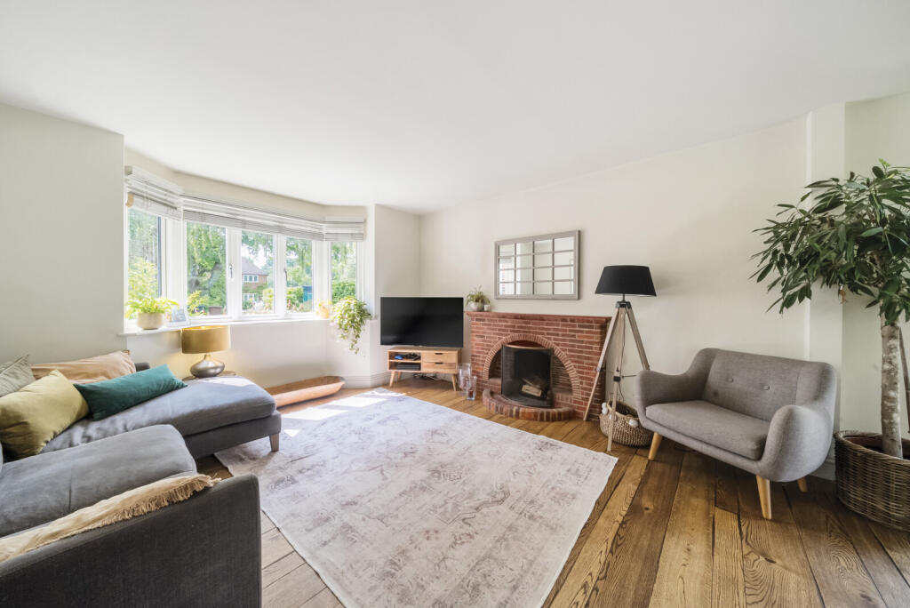 1310286-9-684c67b...