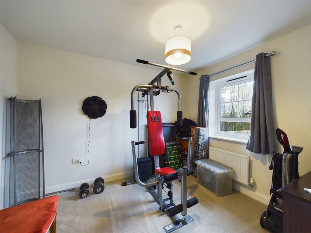 BEDROOM 2