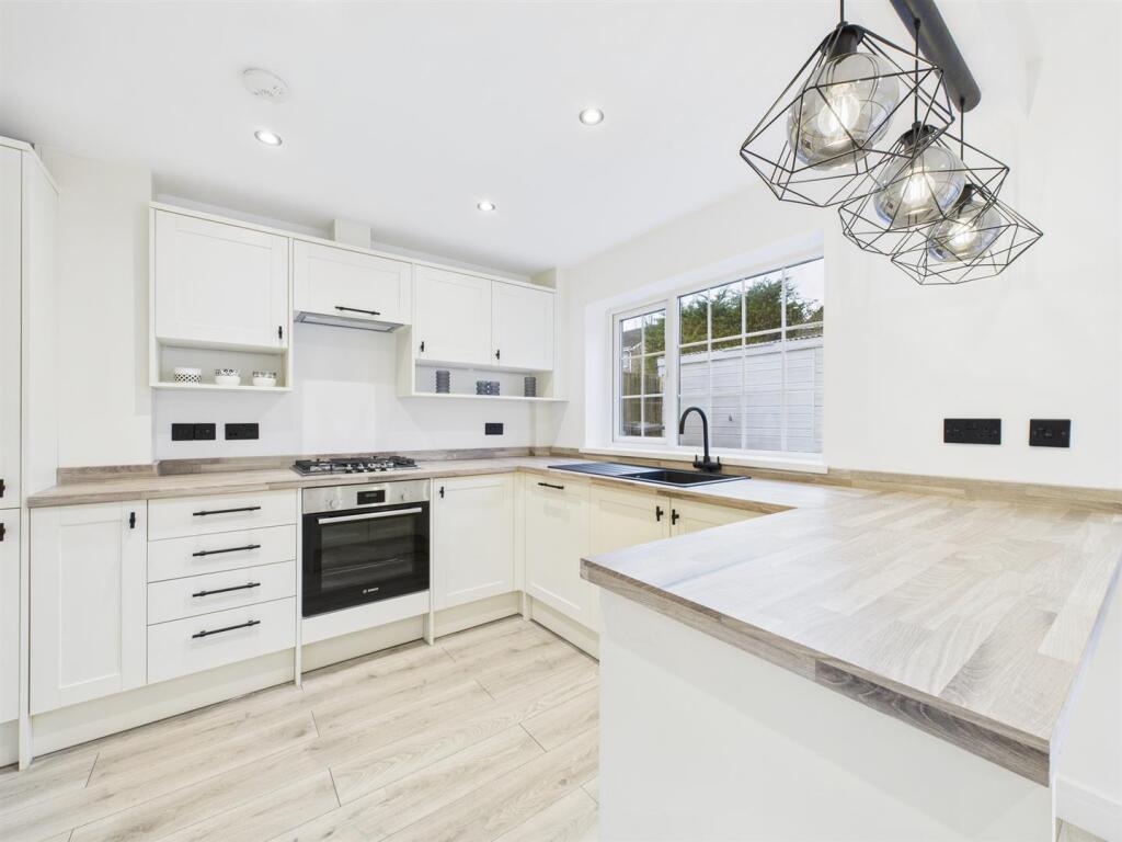 Newly Fitted Kitchen