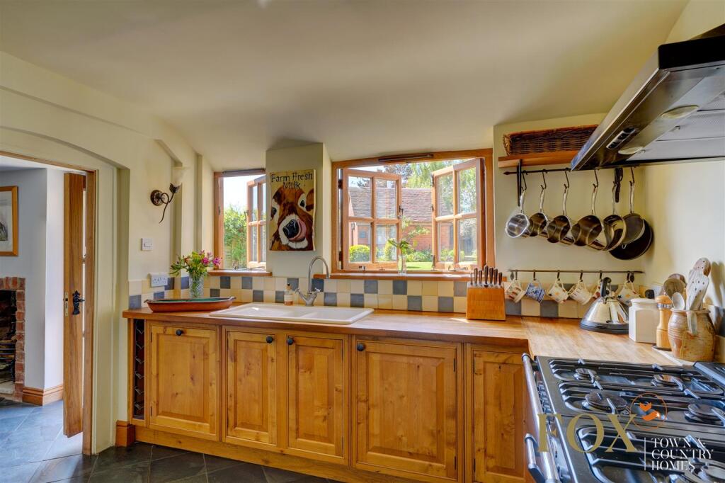 Folly Cottage (31).jpg