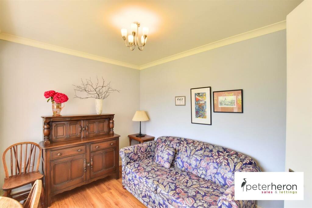 Bedroom 3/Dining Room