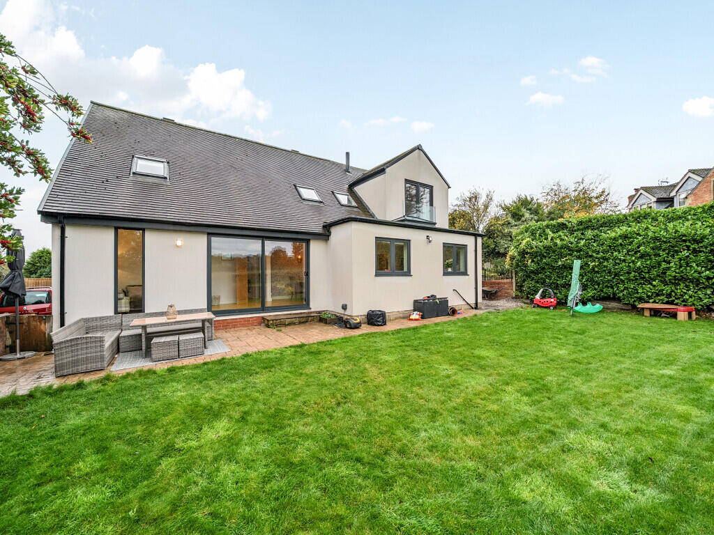 1371327-4-68f9f65...