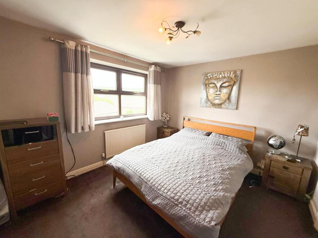 Four bed detached house, Silsden 5