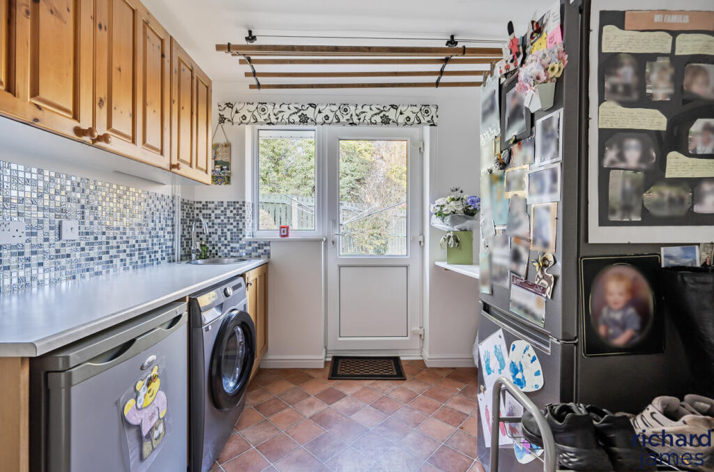 ba01a47627f244098dccc900f5e4e48d