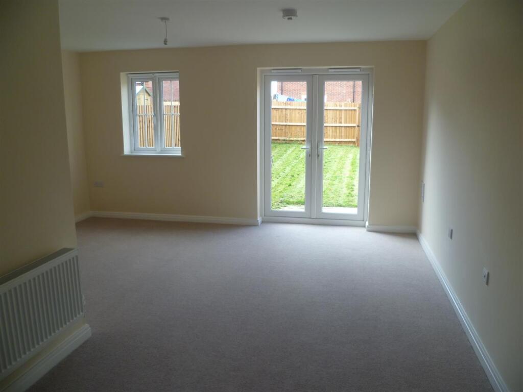 11 Barr Close Enderby Marketing Pics 011.jpg