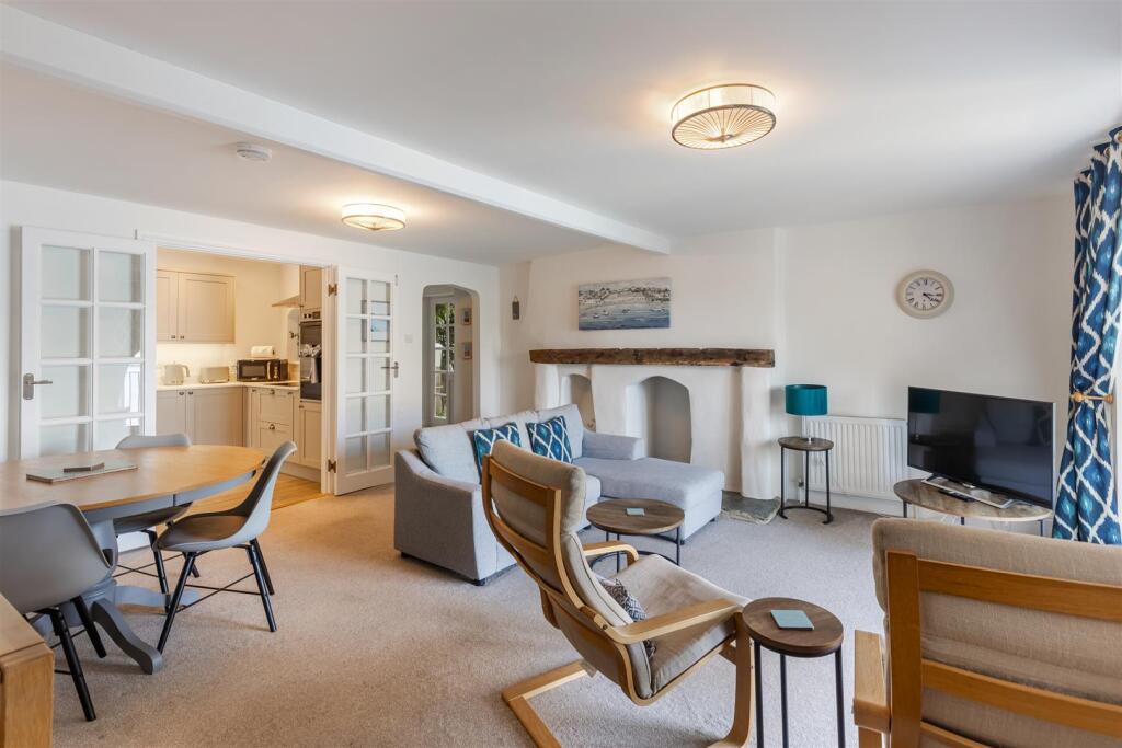 A12 - 28245 Ferryview Castle House, Dartmouth, Sou