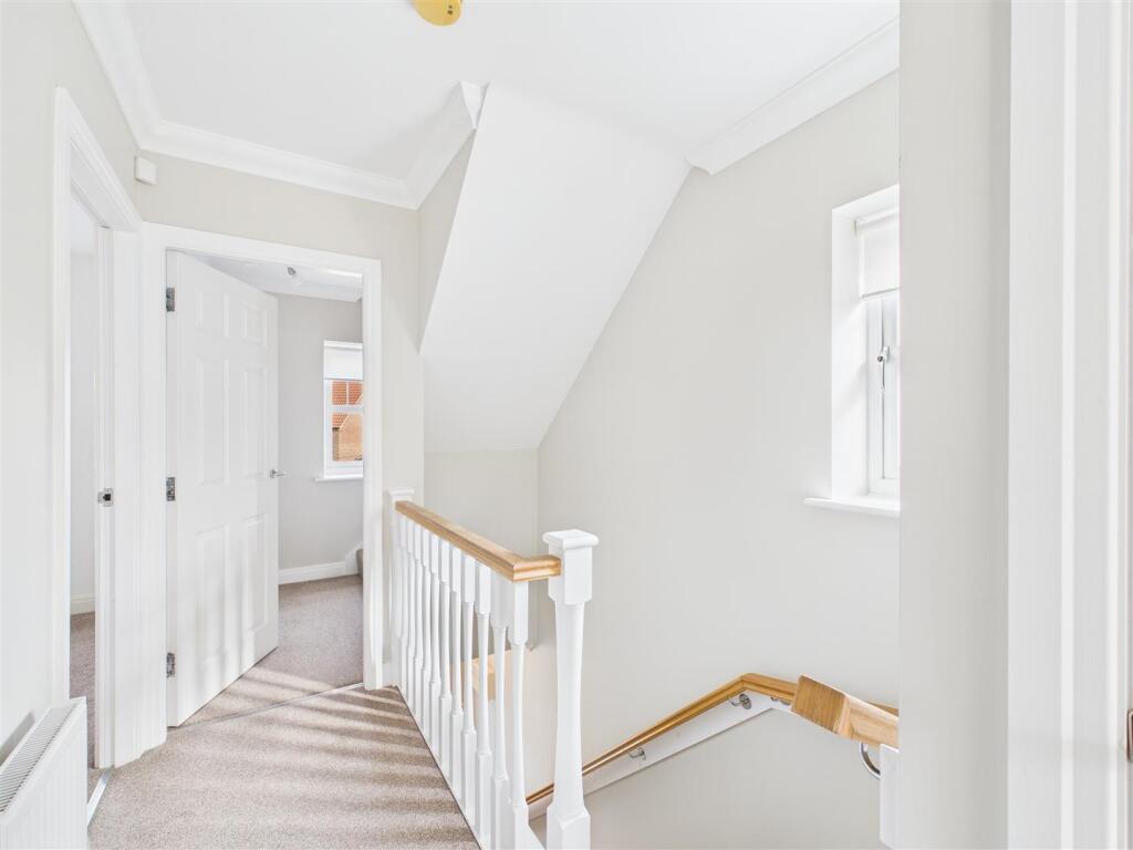 FIRST FLOOR LANDING