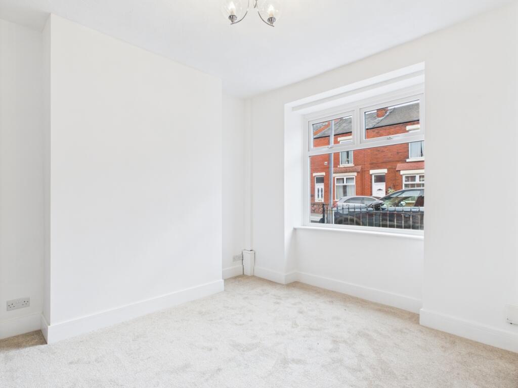 CAM04634G0-PR0047-STILL004