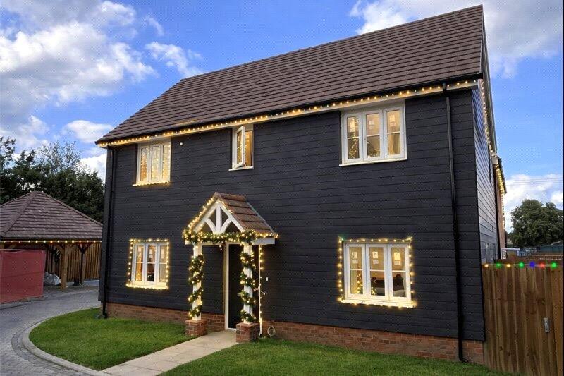 Fuggle Hop Close, Tongham, Surrey, GU10