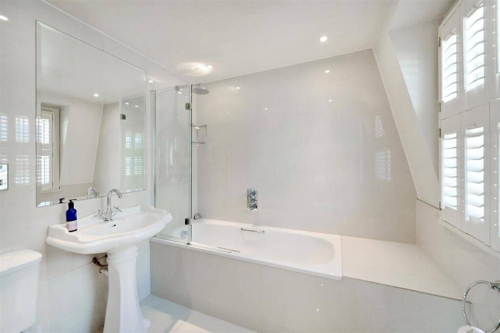 12a-Lyall-Mews (11).JPG