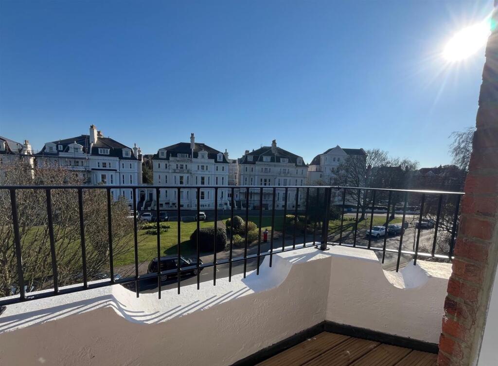 Balcony 2.jpg