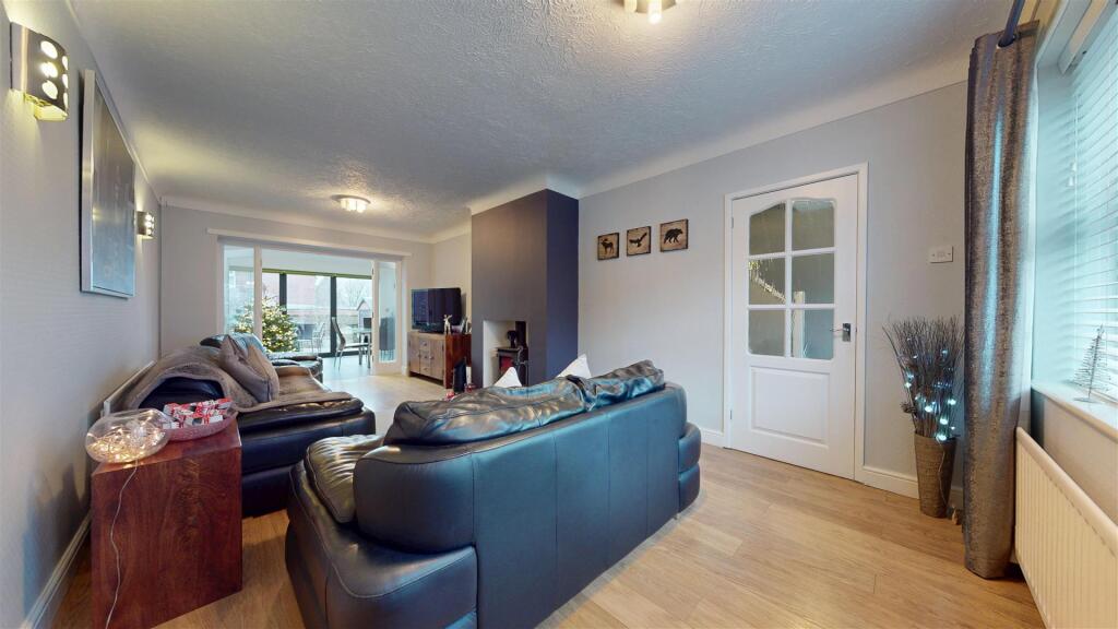 Eagle Crescent Living Room