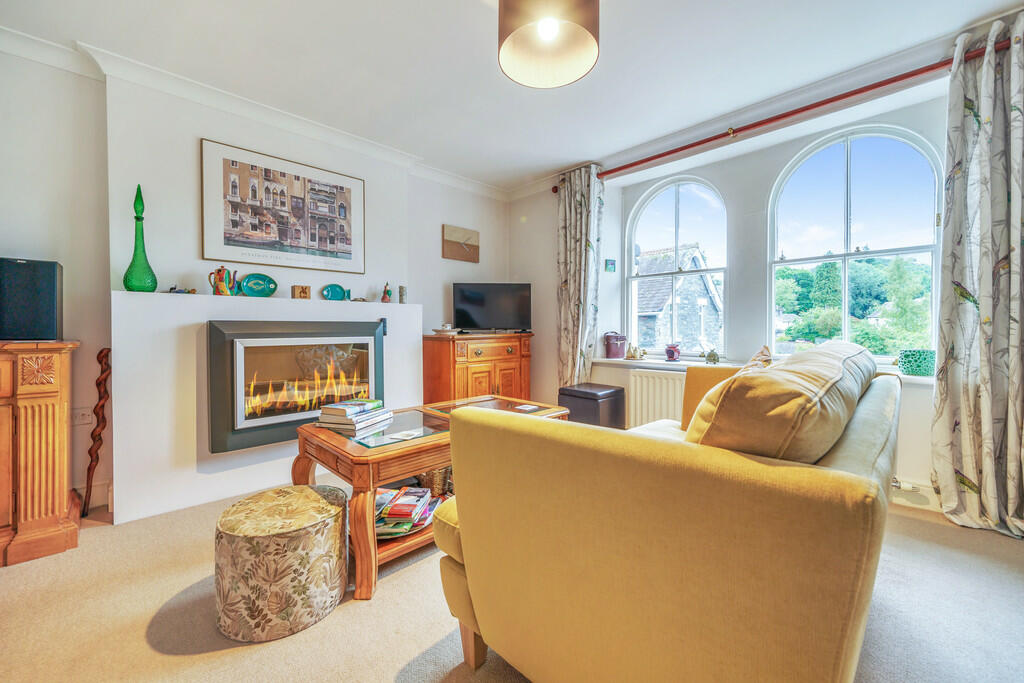 Living / Dining R...