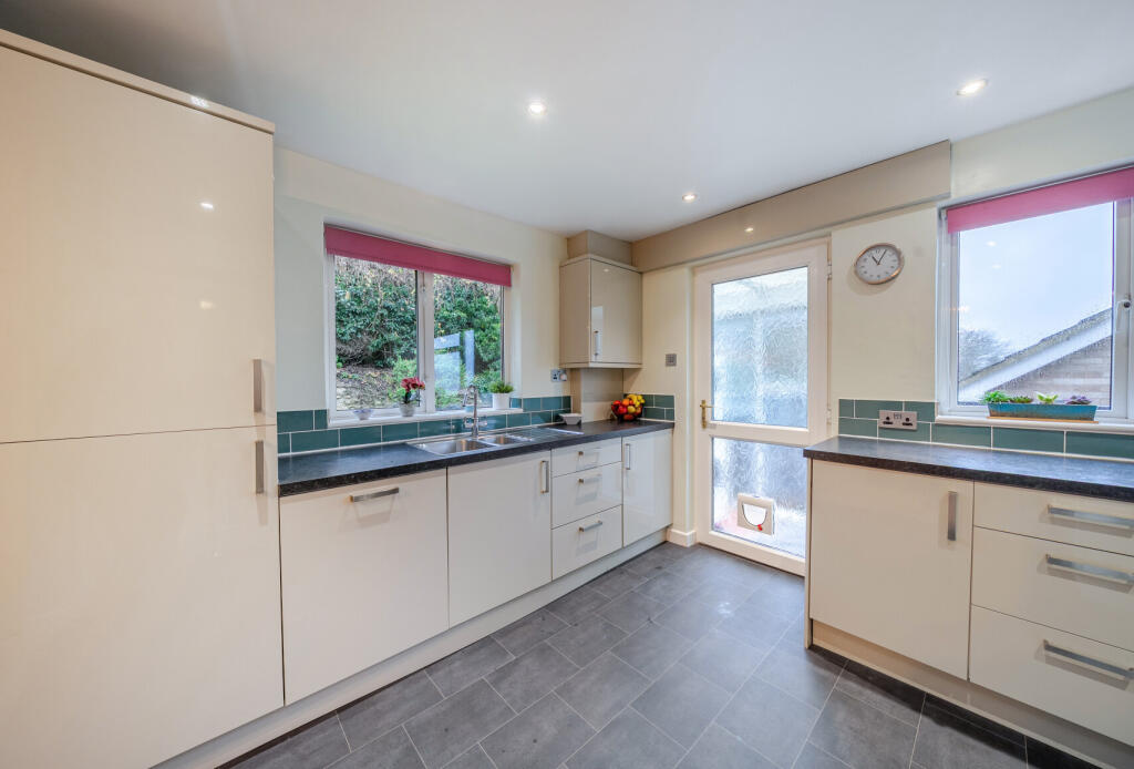 1386626-15-693ffb...