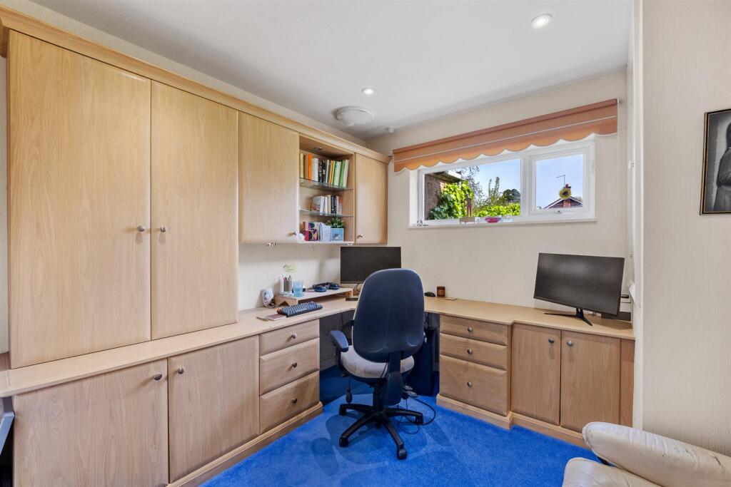 3 Cobbetts Way-9.jpg