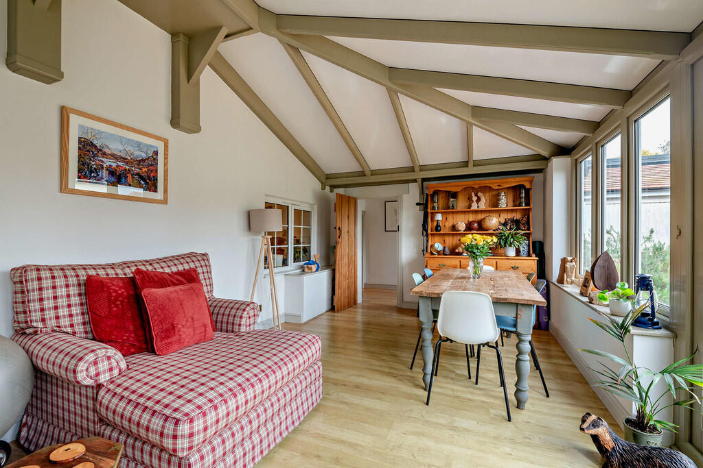 8667870-interior0...