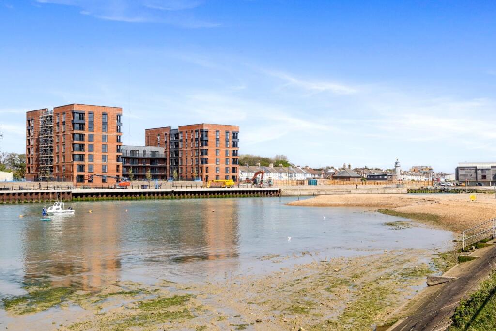 Harbour Way, 200-026.JPG