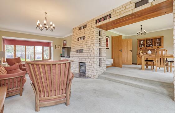 Lounge Front Aspect
