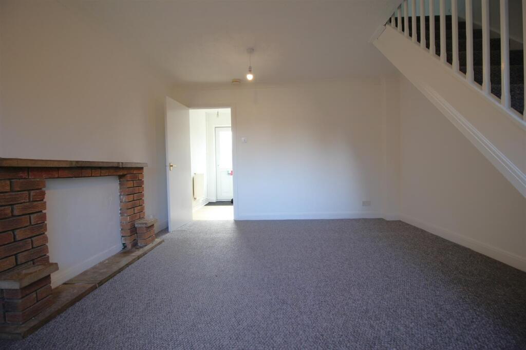 Lounge 3.JPG